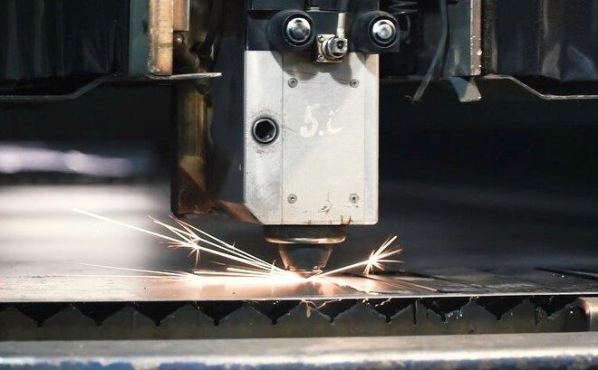 Wire Cut EDM Solusi Presisi Tinggi untuk Industri Manufaktur