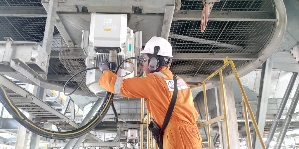 Revolusi Manufaktur AI Ubah Industri: 6 Cara Teknologi Mengubah Pabrik Indonesia 2025