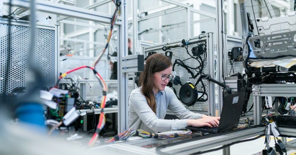 Teknologi Robotik Ubah Wajah Industri Manufaktur: Revolusi yang Tak Bisa Ditunda di 2025