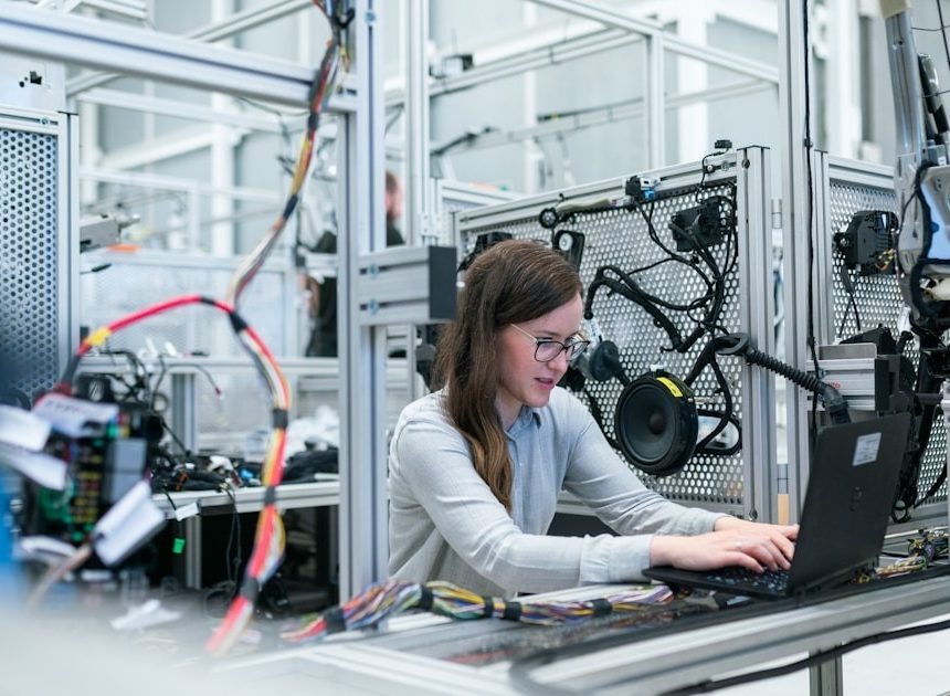 Rahasia Sukses Manufaktur 2025: 7 Strategi Terbukti untuk Gen Z Indonesia