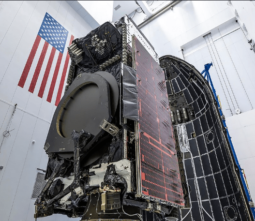 Satelit