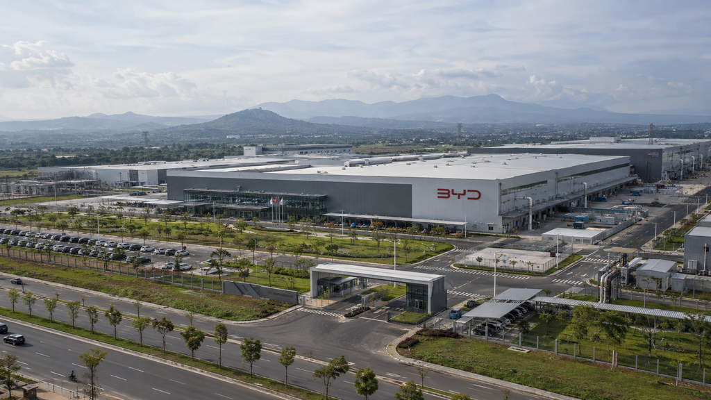BYD Resmikan Pabrik Subang, Kapasitas 150.000 Unit per Tahun 8 Pemandangan luar fasilitas industri terintegrasi milik Pabrik BYD Subang Smartpolitan.
